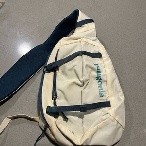 Patagonia Cream and Blue Belt Bag